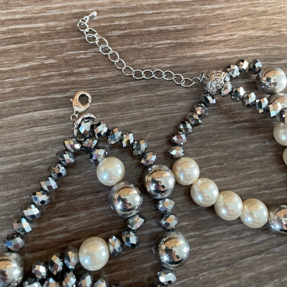 Stunning Pearl Necklace - Picture 7 of 8